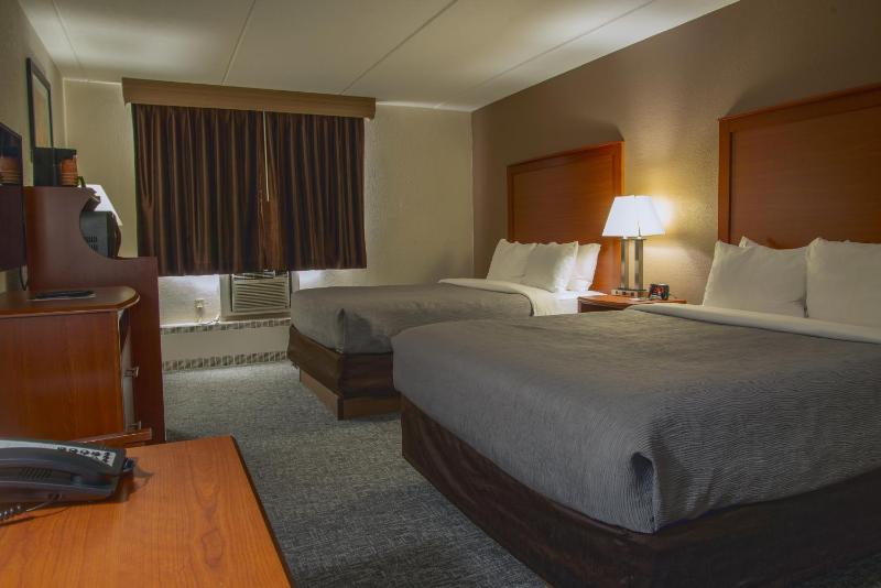 Queen Room with Two Queen Beds - Non-Smoking image 1