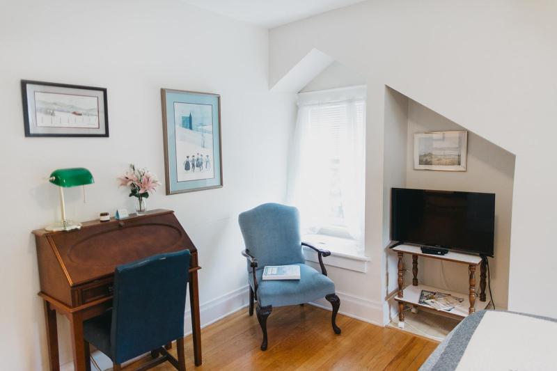 King Room image 4