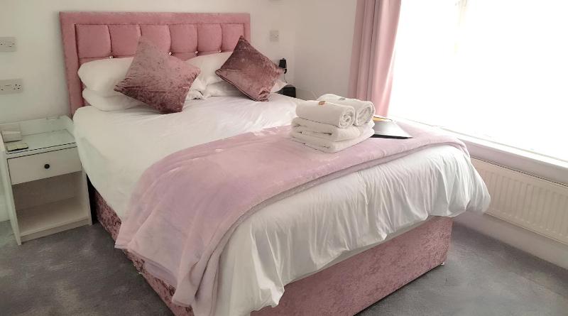 Double Room image 1