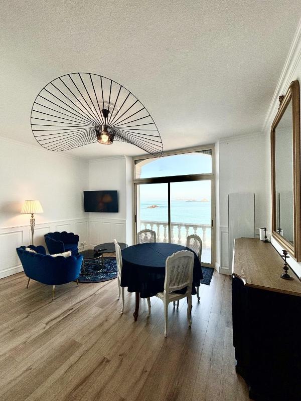 Apartment with Sea View image 4