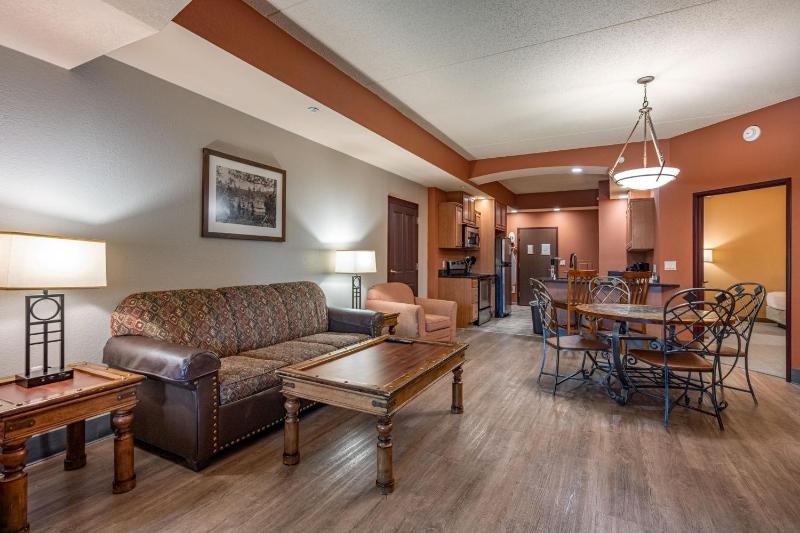 Two-Bedroom Deluxe Condo with River View - Non-Smoking image 1