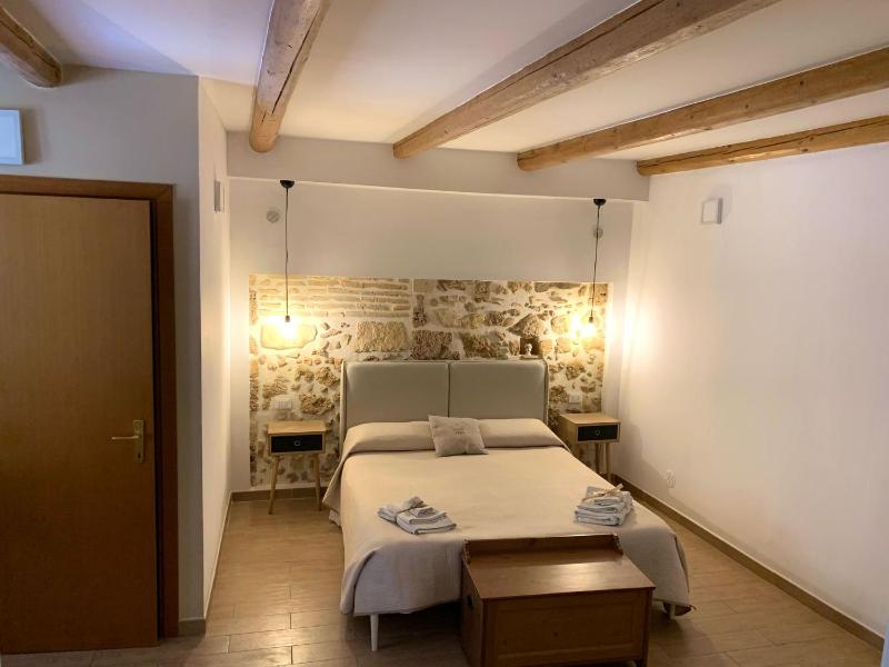 Double Room image 1