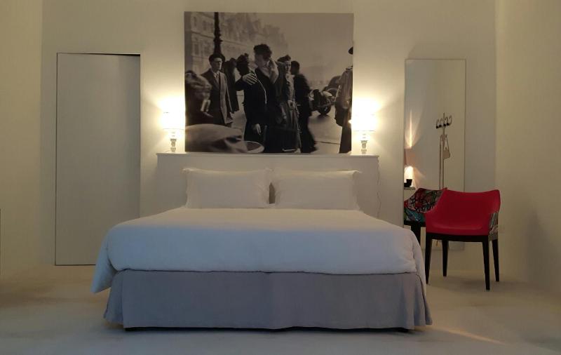 Double or Twin Room image 3