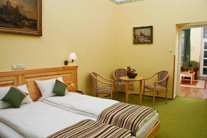 One-Bedroom Suite image 2