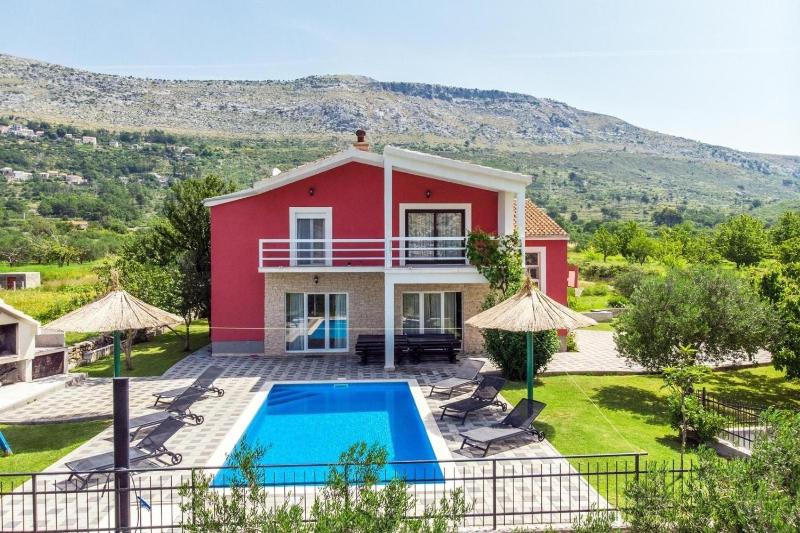 Family friendly house with a swimming pool Srinjine Split - 23950 - image 1