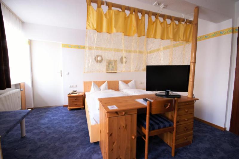 Double Room with Balcony image 1