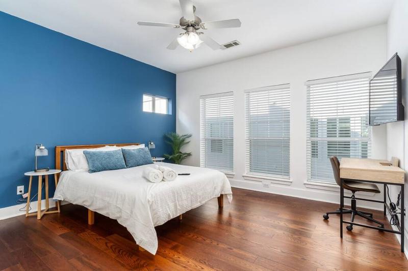 Extended Stay King Bd Dallas Medical - image 9