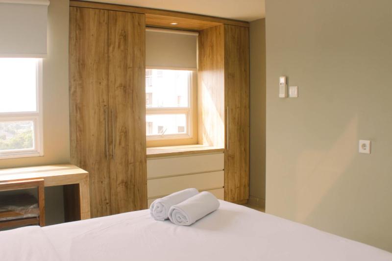 Stunning and Comfortable 1BR Apartment Mustika Golf Residence By Travelio - image 10