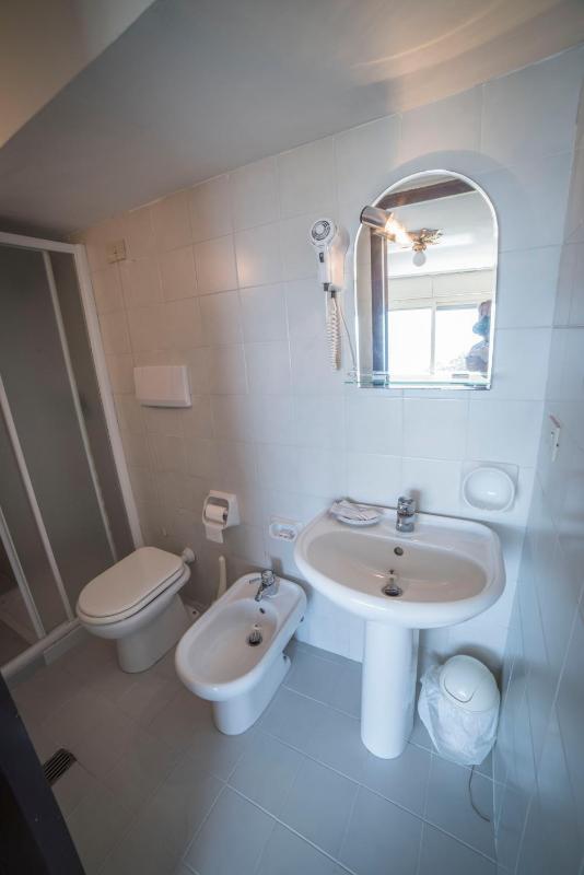 Economy Double Room - Ground Floor image 3