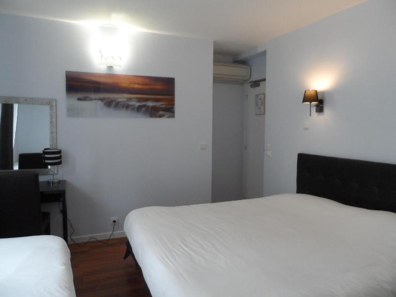 Triple Room with Shower image 2