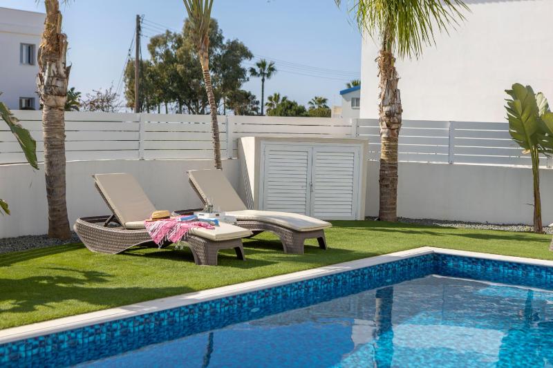 Sweet Seaview Villa - image 14