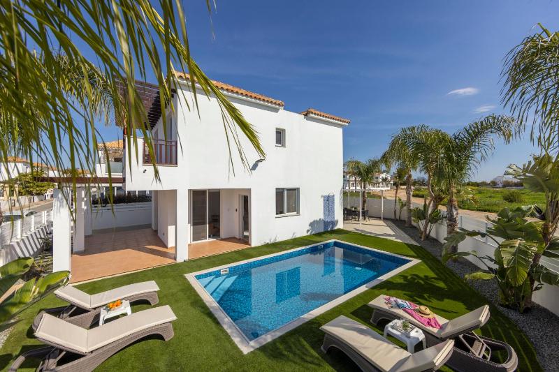 Sweet Seaview Villa - image 10