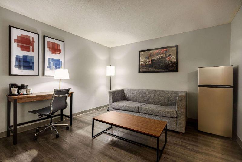 Superior King Studio Suite image 3