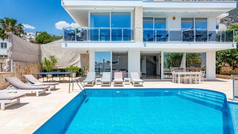 Kalkan 4 Bedroom Villa - image 47