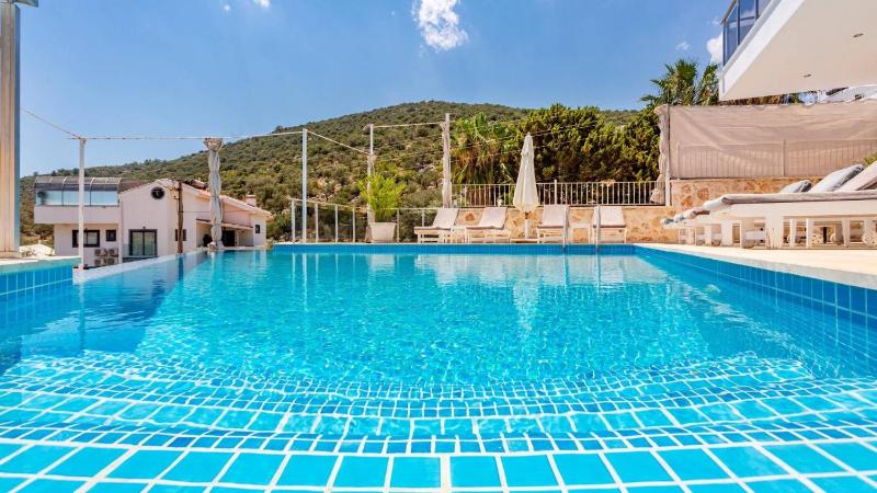 Kalkan 4 Bedroom Villa - image 17