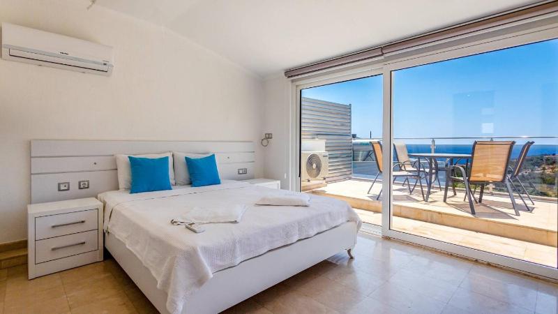 Kalkan 4 Bedroom Villa - image 13