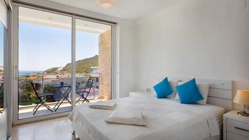 Kalkan 4 Bedroom Villa - image 12