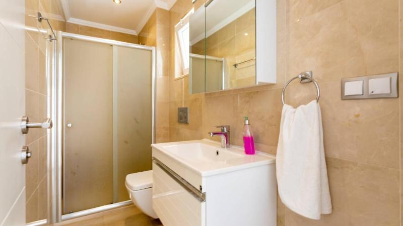 Kalkan 4 Bedroom Villa - image 31
