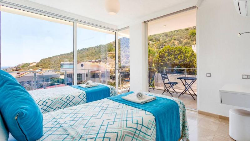 Kalkan 4 Bedroom Villa - image 33