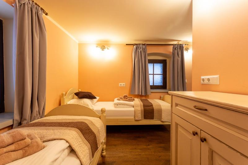 Small Twin Room image 1