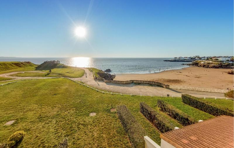 Gorgeous Apartment In Royan With House Sea View - image 11