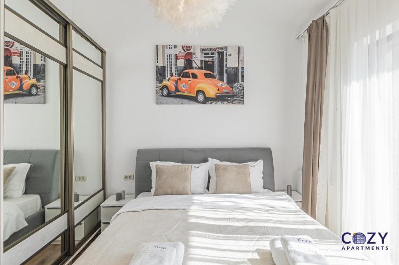 Cozy Deluxe 2 Bedrooms Apartment with Terrace - Coresi Mall Brasov - image 1