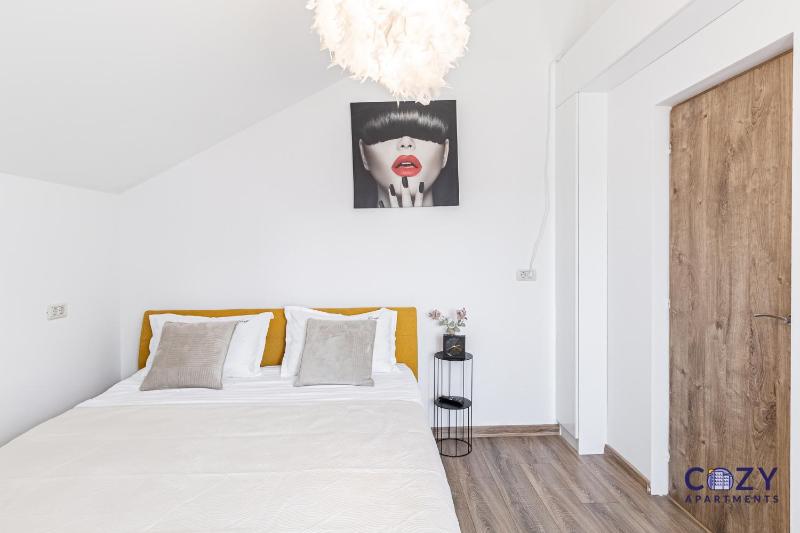 Cozy Deluxe 2 Bedrooms Apartment with Terrace - Coresi Mall Brasov - image 13