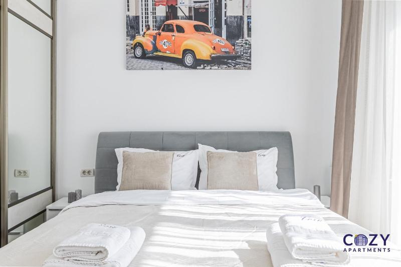 Cozy Deluxe 2 Bedrooms Apartment with Terrace - Coresi Mall Brasov - image 9