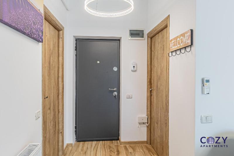 Cozy Deluxe 2 Bedrooms Apartment with Terrace - Coresi Mall Brasov - image 12