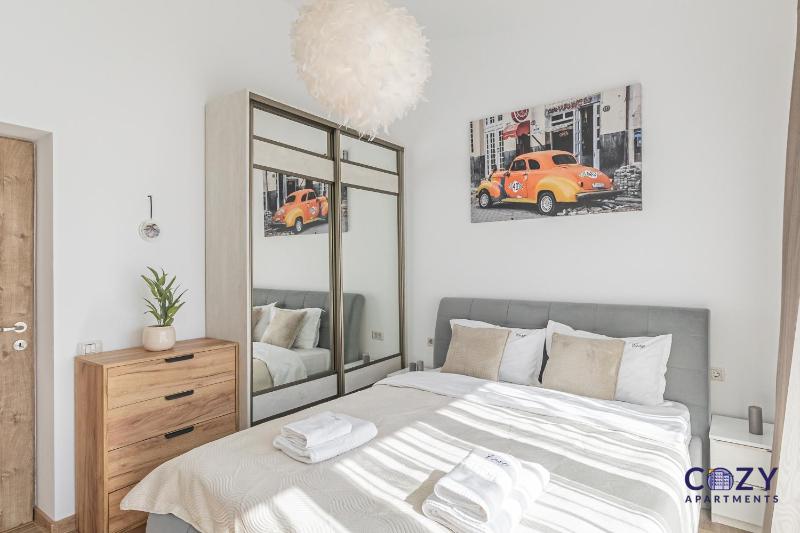 Cozy Deluxe 2 Bedrooms Apartment with Terrace - Coresi Mall Brasov - image 16