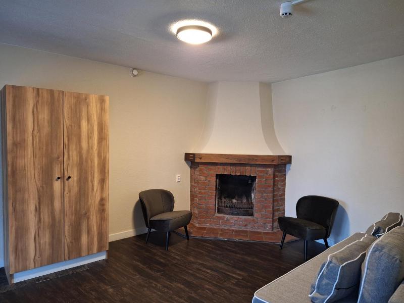 Family Room image 4