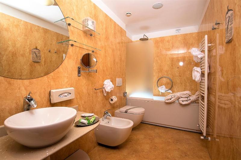 Suite image 4