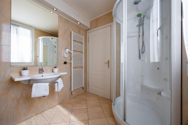 Deluxe Double Room - Annex image 2