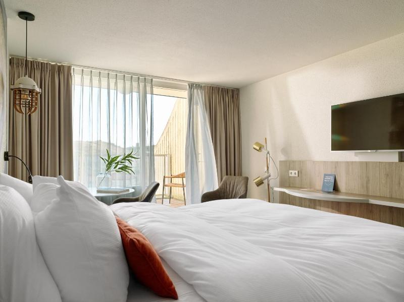 Large Double Room image 2