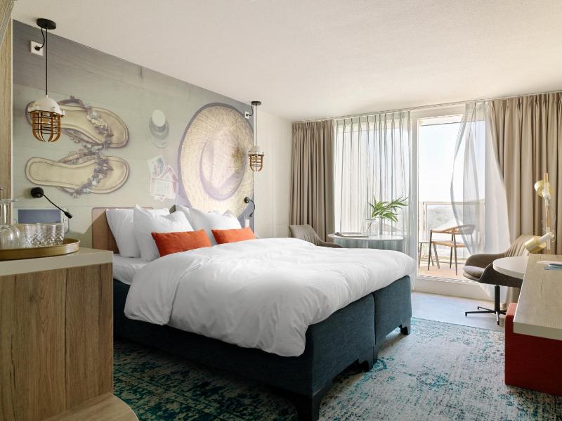 Large Double Room image 4