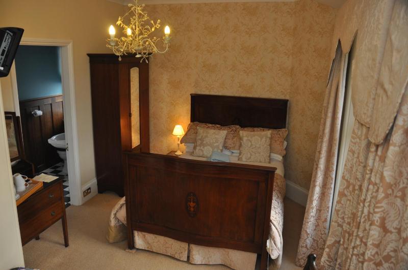 Double Room with Garden View image 1