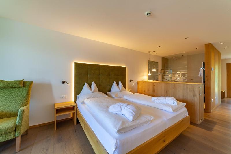 Superior Double Room image 4