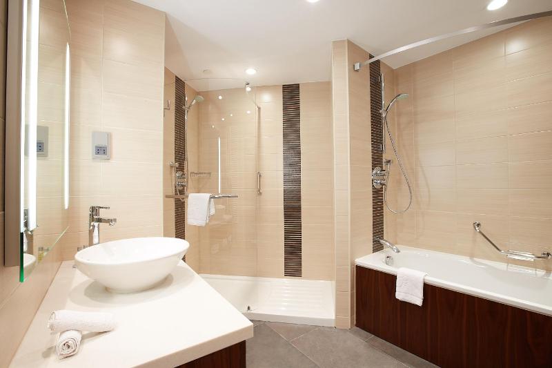One-Bedroom King Suite image 3