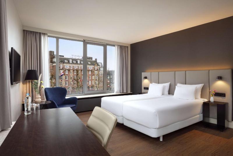 Superior Double or Twin Room with View image 1