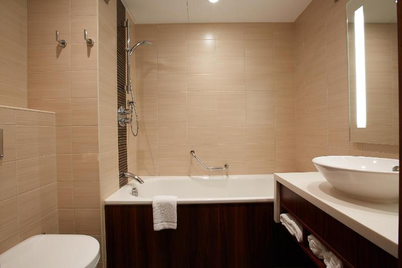 Queen Room image 1
