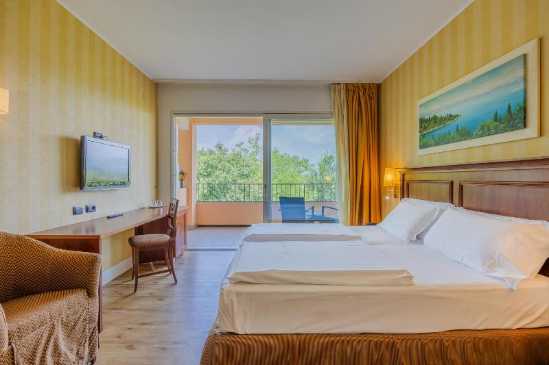 Classic Double Room image 1