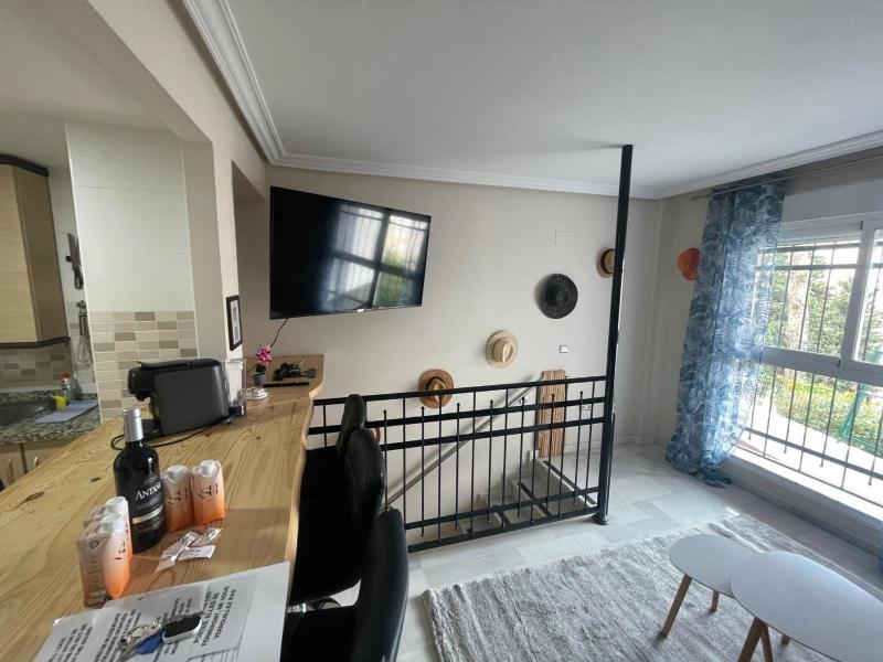 Cozy 2 Bedroom Duplex Parking Terrace Office Pool! - image 26