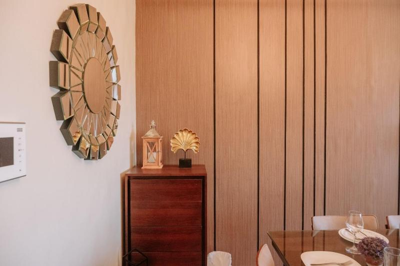 Elegant Living in the City - image 14