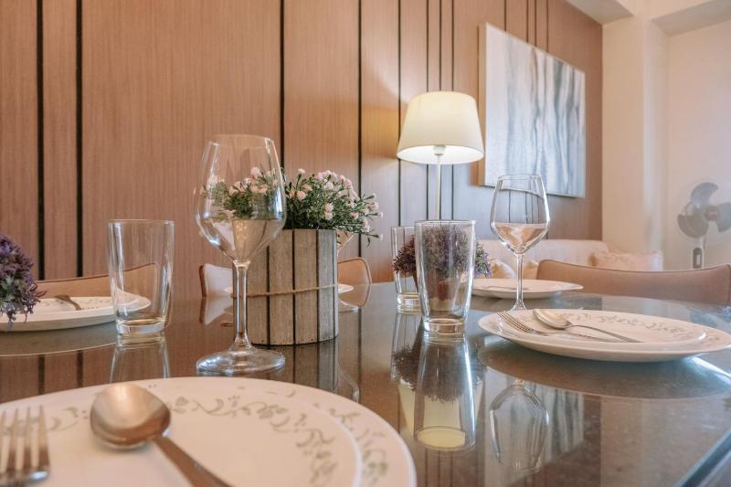 Elegant Living in the City - image 11