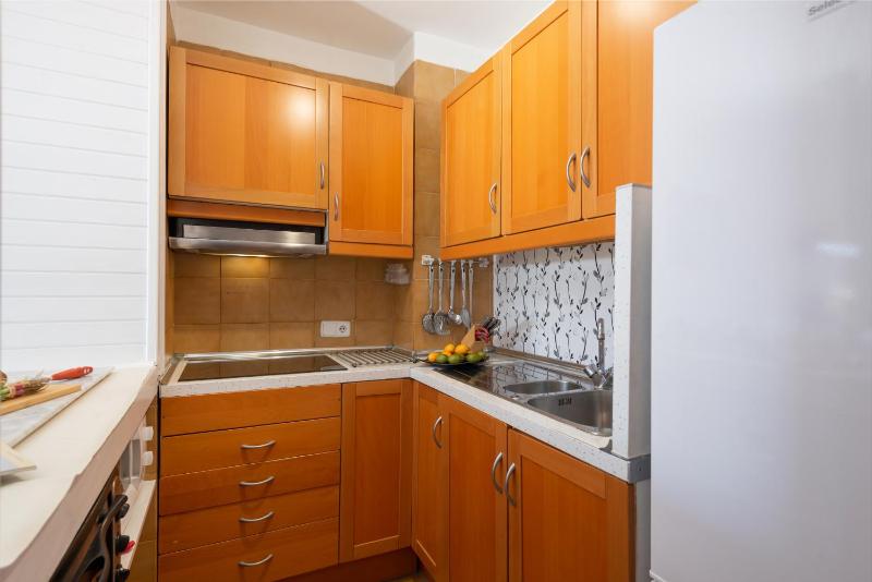 NEW Apartment Sol with Sea Views and Balcony by Bebreeze - image 14