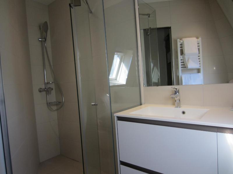 Deluxe Double Room with Shower image 4