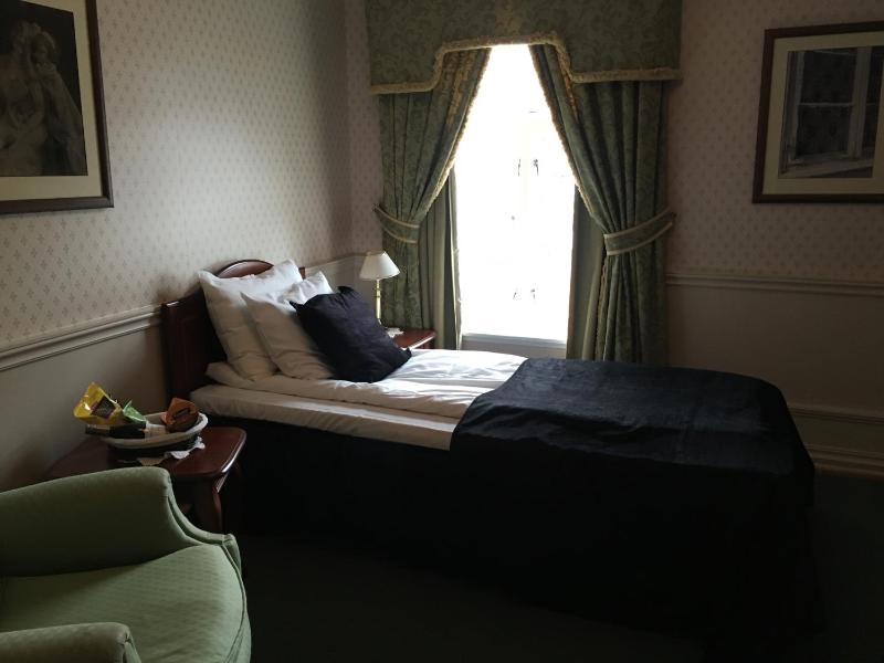 Single Room image 4