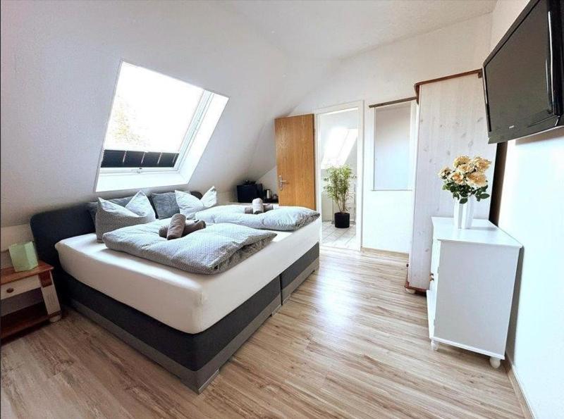 Classic Double Room image 1