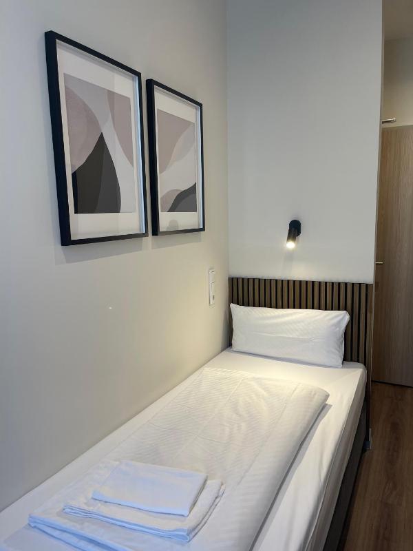 Single Room image 4
