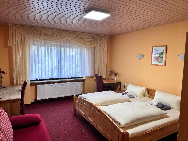 Large Double Room image 3